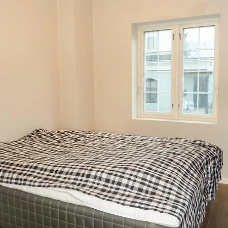 Three-bedroom In Lägenhet Skånevik