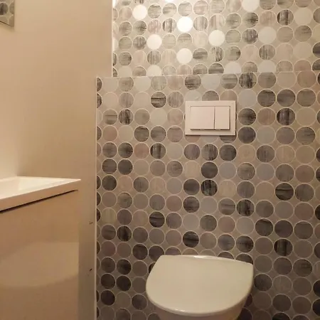 Three-bedroom In Lägenhet *